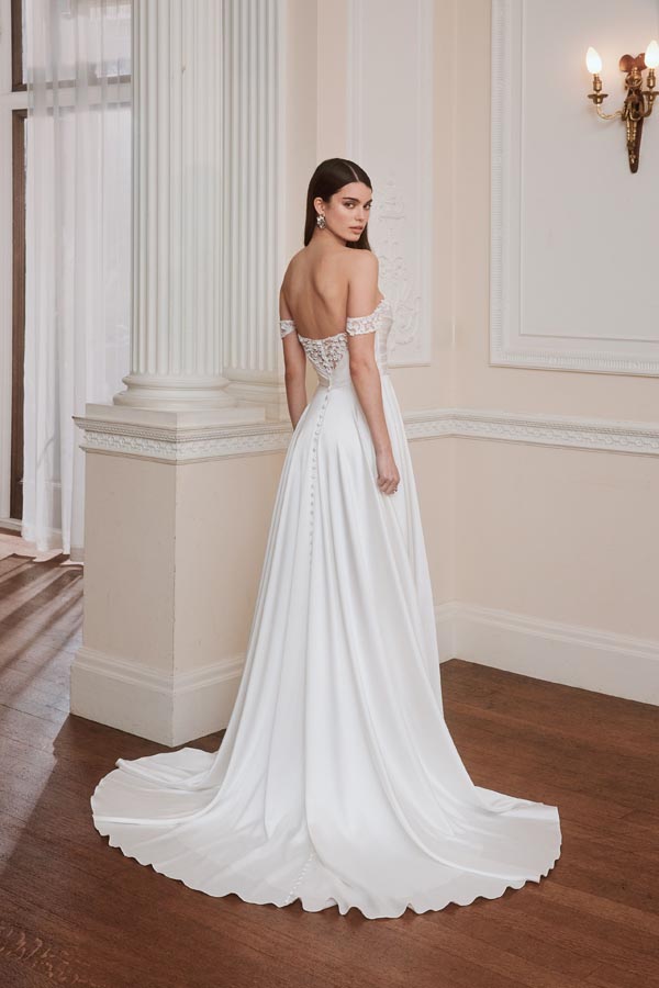 Bridal gown by KR by Studio Ellis